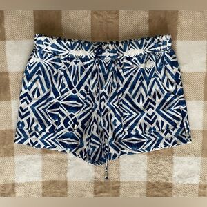 Mossimo Supply Co. Blue and White Patterned Beach Shorts size small